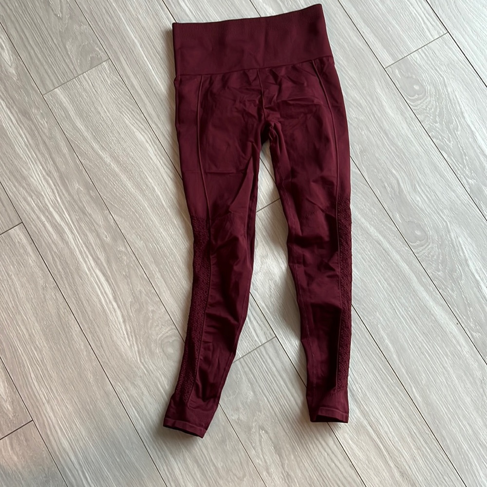 Fabletics xs maroon leggings!